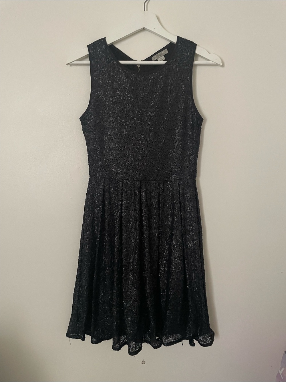 ISSI Black Sleeveless Lace Mini Dress